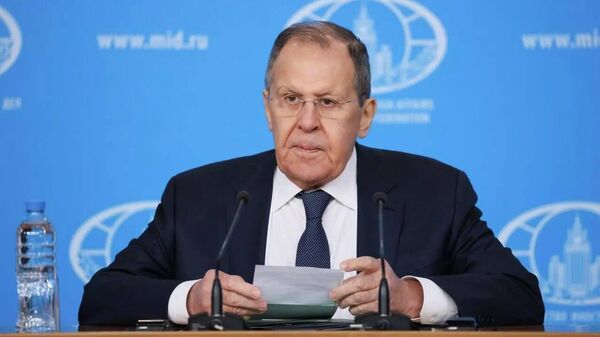 Россия добьется полного восстановления прав русских и русскоязычных на Украине, против которых киевский режим развязал открытый террор — Лавров - Sputnik Узбекистан