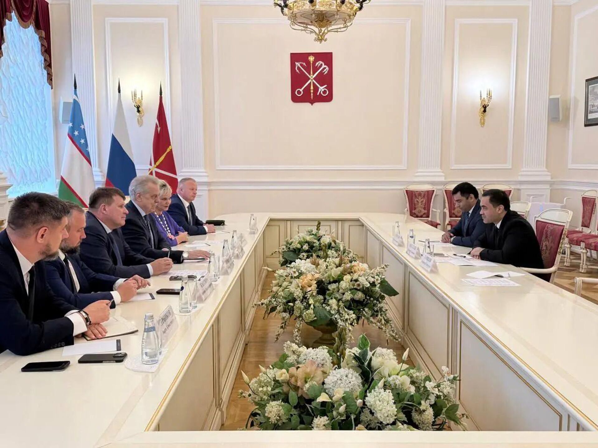 Делегация Узбекистана провела переговоры в Санкт-Петербурге по вопросам трудовой миграции и защиты прав граждан. Делегация Узбекистана провела переговоры в Санкт-Петербурге по вопросам трудовой миграции и защиты прав граждан. - Sputnik Узбекистан, 1920, 12.06.2026