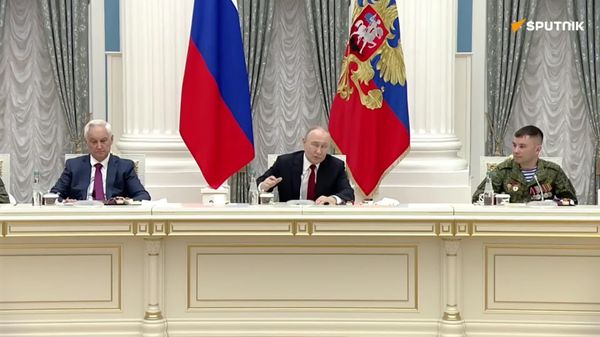 Путин: Российская группировка войск на СВО составляет более 700 тыс - Sputnik Узбекистан