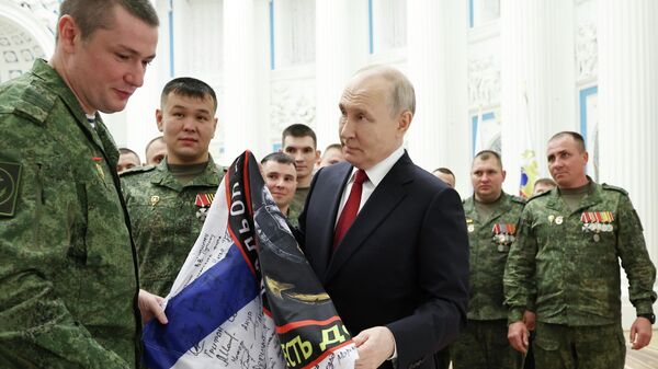 Встреча президента РФ Владимира Путина с участниками СВО - Sputnik Узбекистан