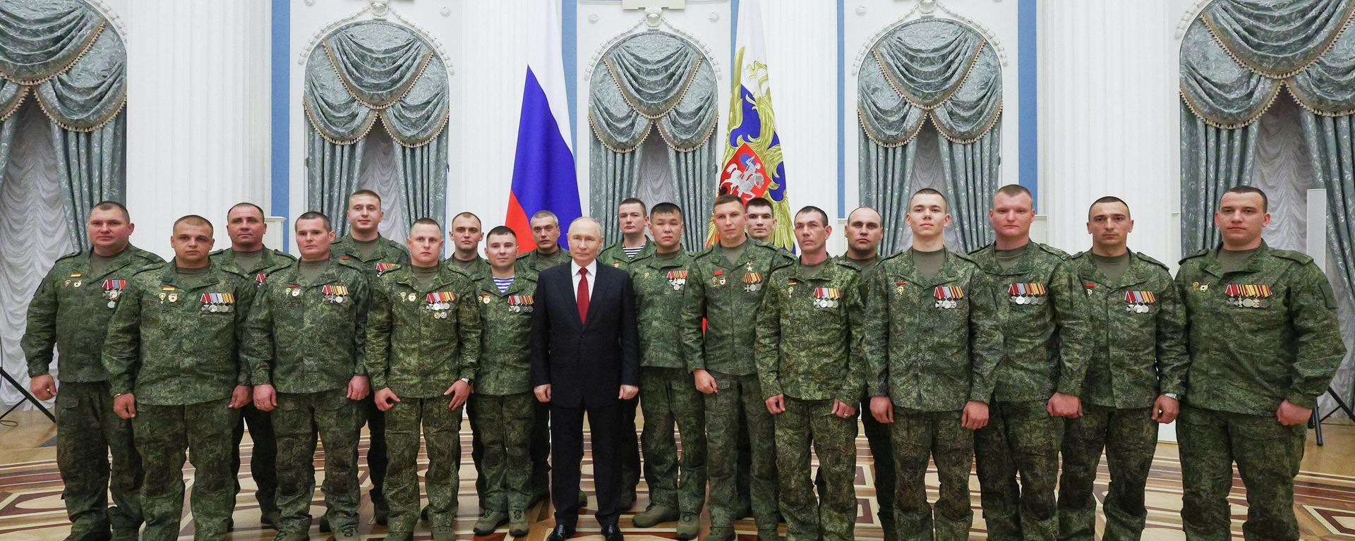 Vstrecha prezidenta RF Vladimira Putina s uchastnikami SVO - Sputnik O‘zbekiston, 1920, 13.06.2026