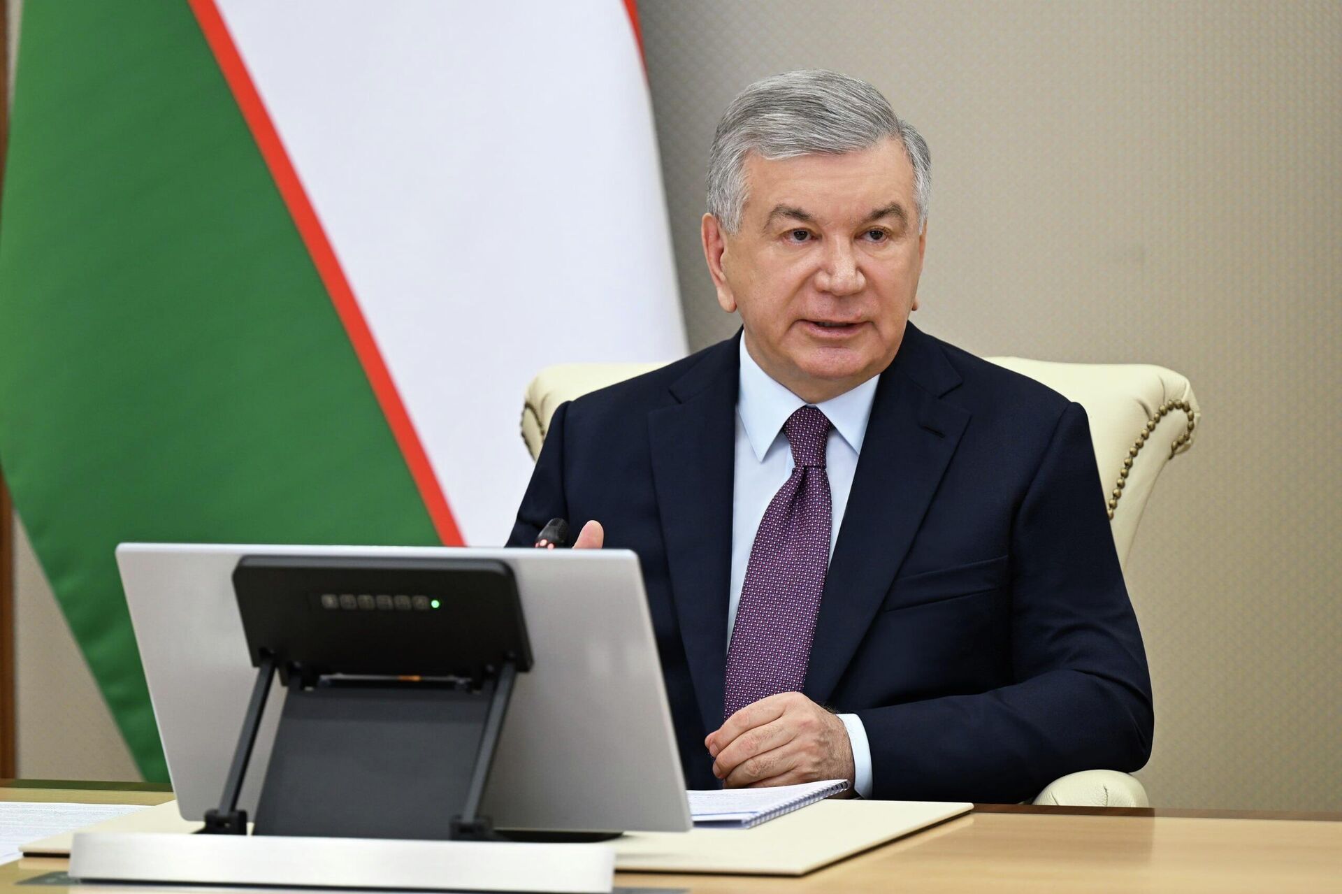 Президент Шавкат Мирзиёев ознакомился с презентацией по ускорению трансформации и подготовки к IPO Uzbekistan Airways Президент Шавкат Мирзиёев ознакомился с презентацией по ускорению трансформации и подготовки к IPO Uzbekistan Airways - Sputnik Узбекистан, 1920, 15.06.2026