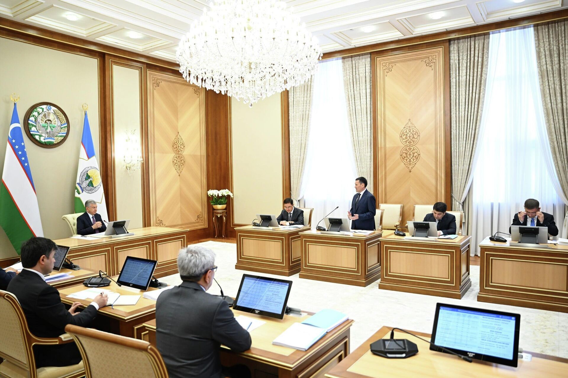 Президент Шавкат Мирзиёев ознакомился с презентацией по ускорению трансформации и подготовки к IPO Uzbekistan Airways Президент Шавкат Мирзиёев ознакомился с презентацией по ускорению трансформации и подготовки к IPO Uzbekistan Airways - Sputnik Узбекистан, 1920, 15.06.2026