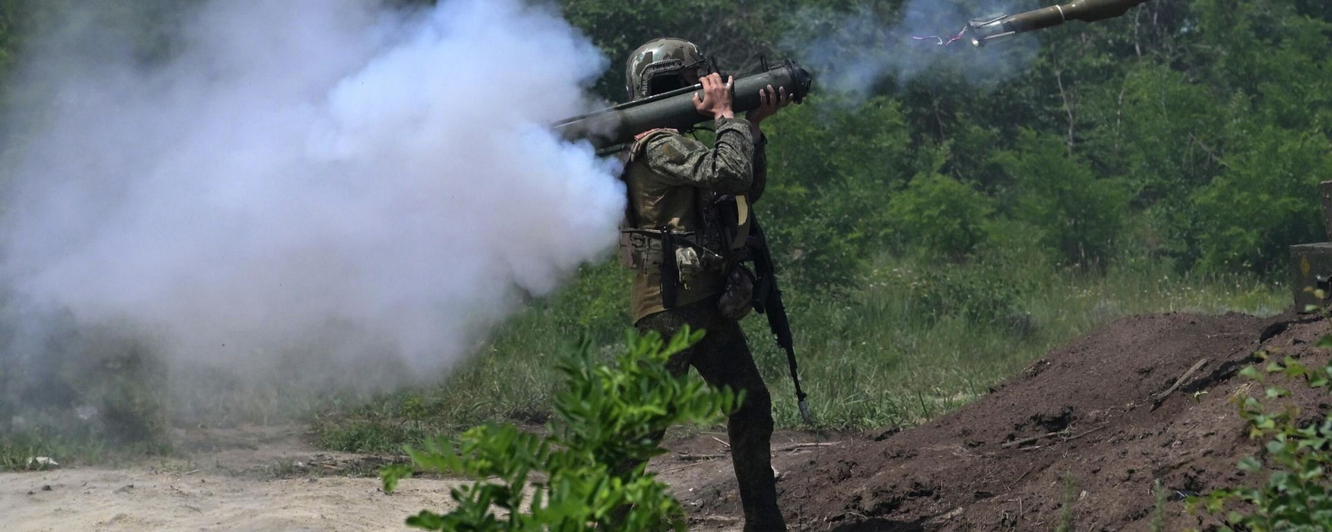Боевое слаживание бойцов 25-й армии группировки войск Запад - Sputnik Ўзбекистон, 1920, 19.06.2026