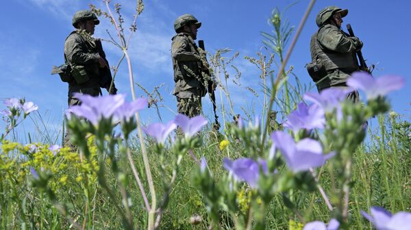 Boyevaya podgotovka shturmovix podrazdeleniy 25-y armii gruppirovki voysk Zapad - Sputnik O‘zbekiston