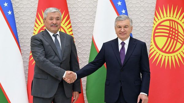 Шавкат Мирзиёев принял премьера Кыргызстана Адылбека Касымалиева, прибывшего в Узбекистан для участия в Ташкентском инвестфоруме - Sputnik Узбекистан