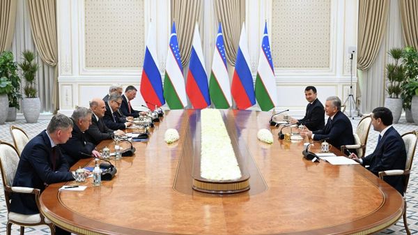 Шавкат Мирзиёев принял премьера России Михаила Мишустина - Sputnik Узбекистан