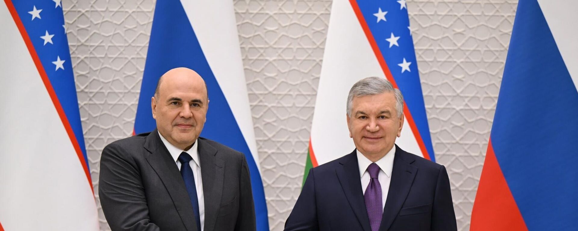 Президент Узбекистана провел встречу с Председателем Правительства России
Президент Узбекистана провел встречу с Председателем Правительства России
- Sputnik Узбекистан, 1920, 17.06.2026