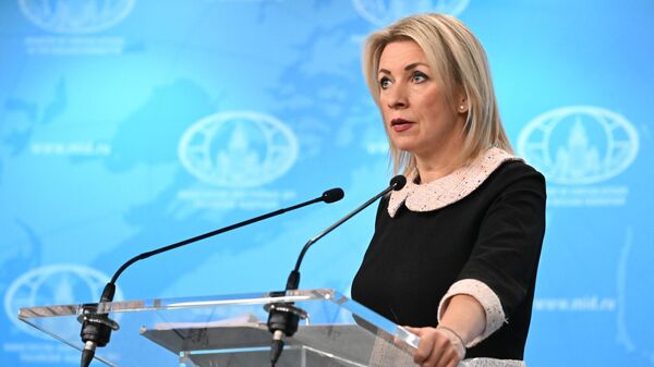 Sputnik Ўзбекистон Россия ТИВ расмий вакили Мария Захарованинг брифингида иштирок этмоқда - Sputnik Ўзбекистон