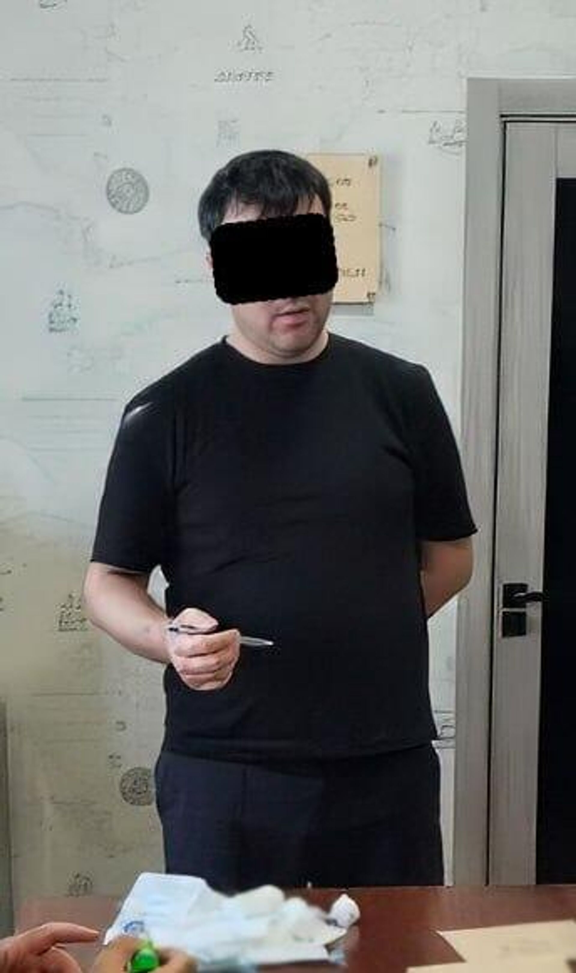 Помощник судьи в Карши попался на взятке Помощник судьи в Карши попался на взятке - Sputnik Узбекистан, 1920, 19.06.2026