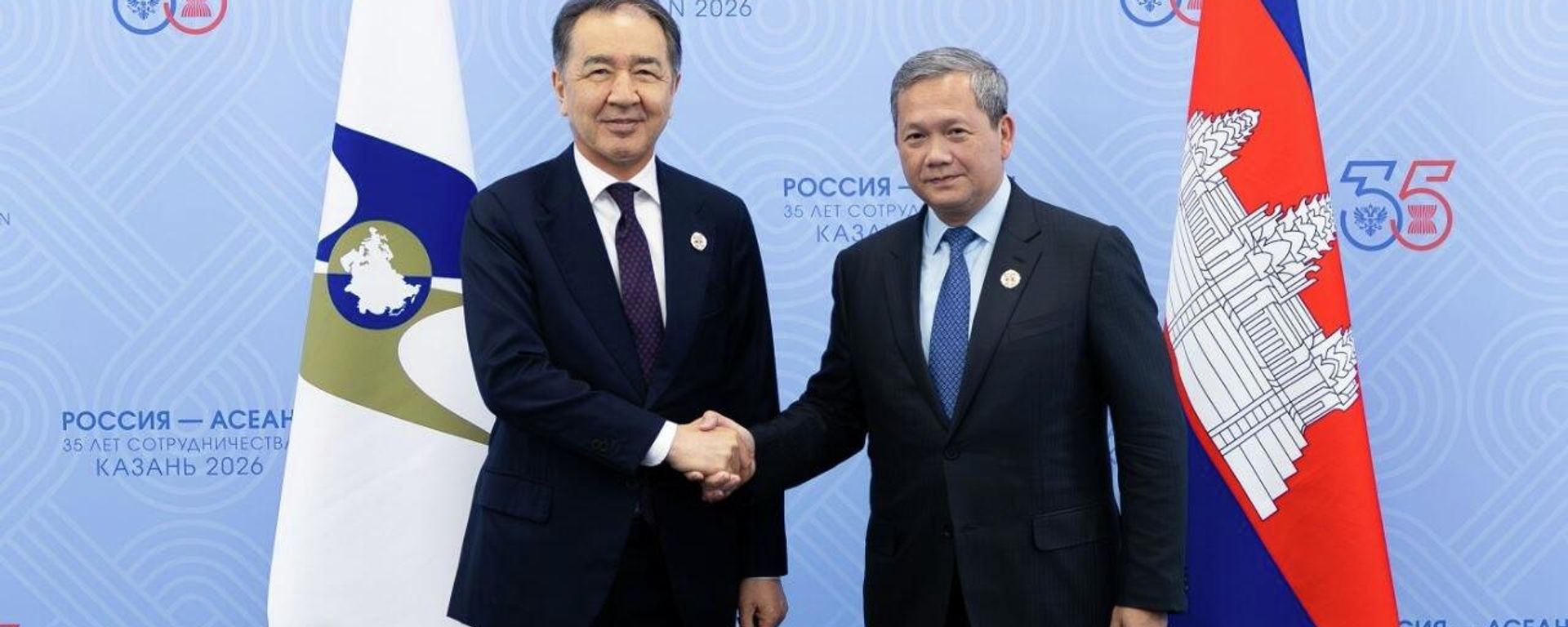 Predsedatel Kollegii YeEK Bakitjan Sagintayev provol vstrechu s Premyer-ministrom Kambodji Xun Manetom - Sputnik O‘zbekiston, 1920, 21.06.2026