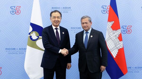 Predsedatel Kollegii YeEK Bakitjan Sagintayev provol vstrechu s Premyer-ministrom Kambodji Xun Manetom - Sputnik O‘zbekiston