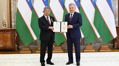 Шавкат Мирзиёев принял Чрезвычайного и Полномочного посла Азербайджан Республики Гусейна Гулиева