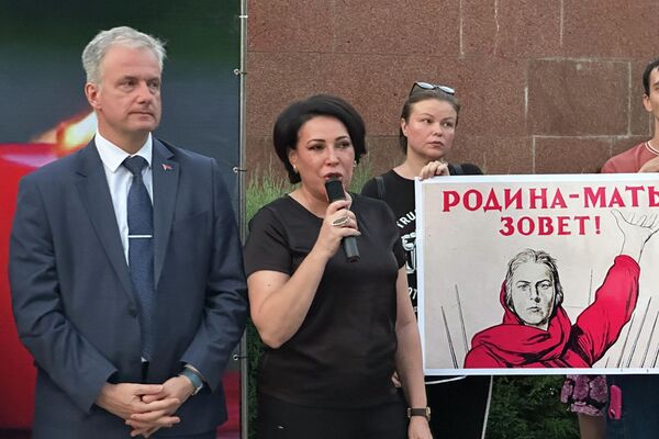 В Ташкенте прошла акция Свеча памяти В Ташкенте прошла акция Свеча памяти - Sputnik Узбекистан