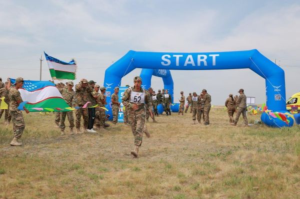 Команда из Узбекистана принимает участие в военно-патриотическом сборе молодежи Айбын-2026 в Казахстане - Sputnik Узбекистан