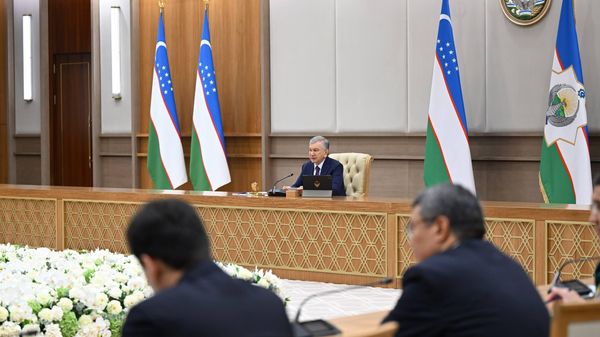 Видеоселекторное совещание, посвященное проводимой работе в отрасли строительных материалов - Sputnik Узбекистан