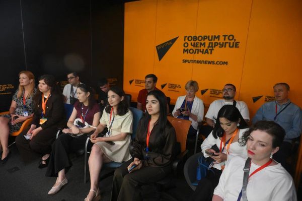  В Москве завершился 13-й модуль просветительского проекта Sputnik Pro на Зубовском. - Sputnik Узбекистан