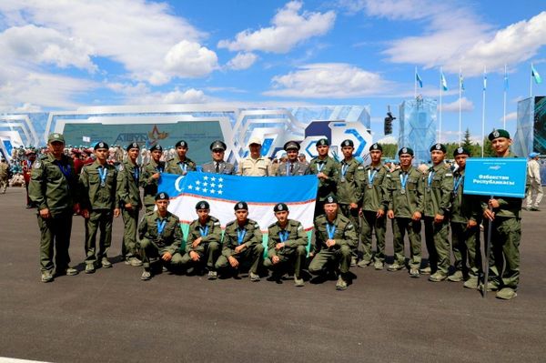 Команда Узбекистана заняла второе место на военно-патриотическом сборе молодежи Айбын-2026 - Sputnik Узбекистан