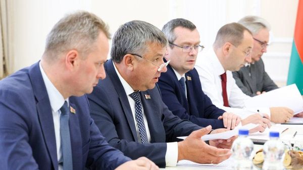 Подготовку к предстоящему визиту Президента Узбекистана обсудили в правительстве
 - Sputnik Узбекистан