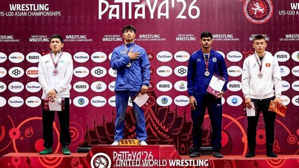 Юные греко-римские борцов сборной Узбекистана успешно начали чемпионат Азии  - Sputnik Узбекистан