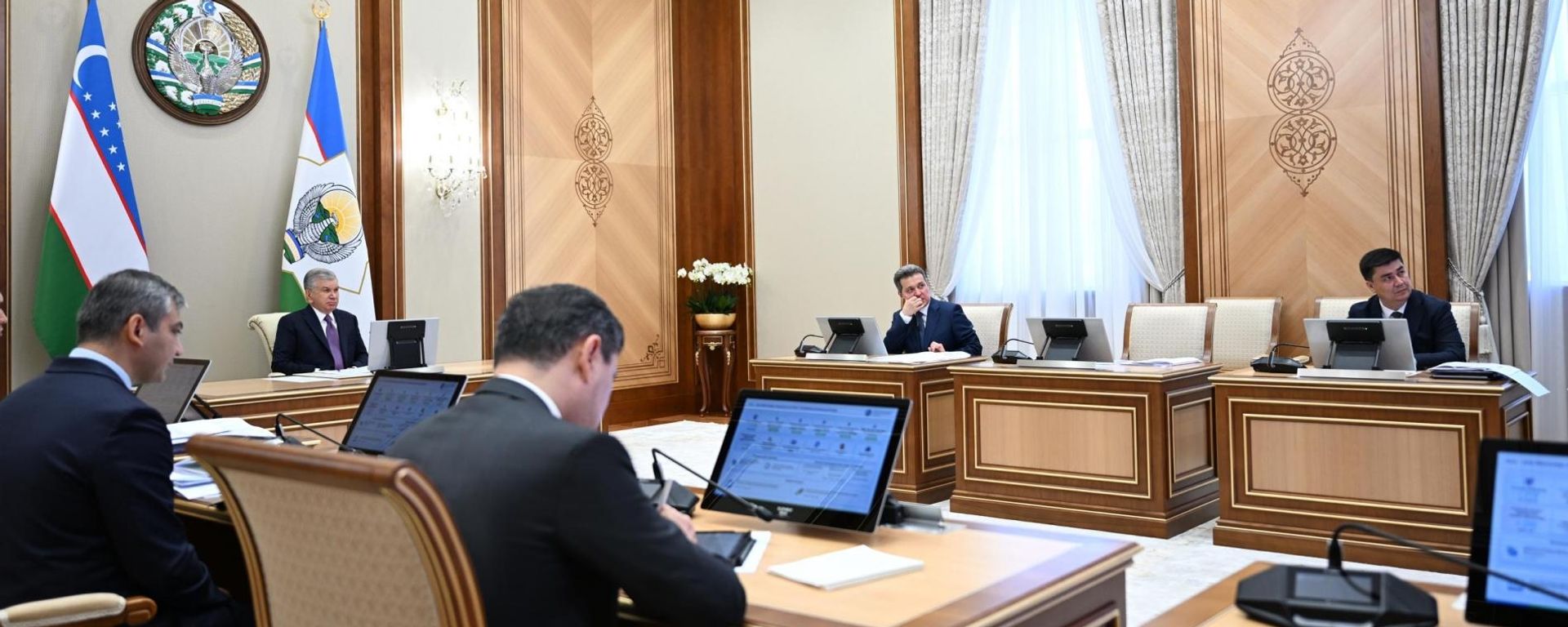 Мирзиёев ознакомился с презентацией по единой цифровой платформе государственного управления Мирзиёев ознакомился с презентацией по единой цифровой платформе государственного управления - Sputnik Ўзбекистон, 1920, 07.07.2026