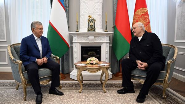 Shavkat Mirziyoyev pribil s ofitsialnim vizitom v Belarus - Sputnik O‘zbekiston