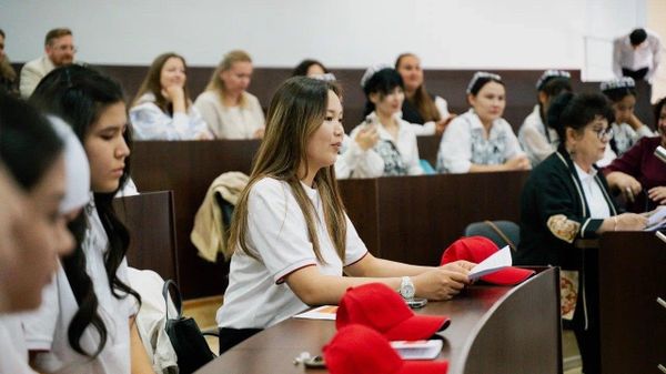 В СмолГУ открылась летняя языковая школа для будущих преподавателей русского языка из Узбекистана и Кыргызстана - Sputnik Узбекистан