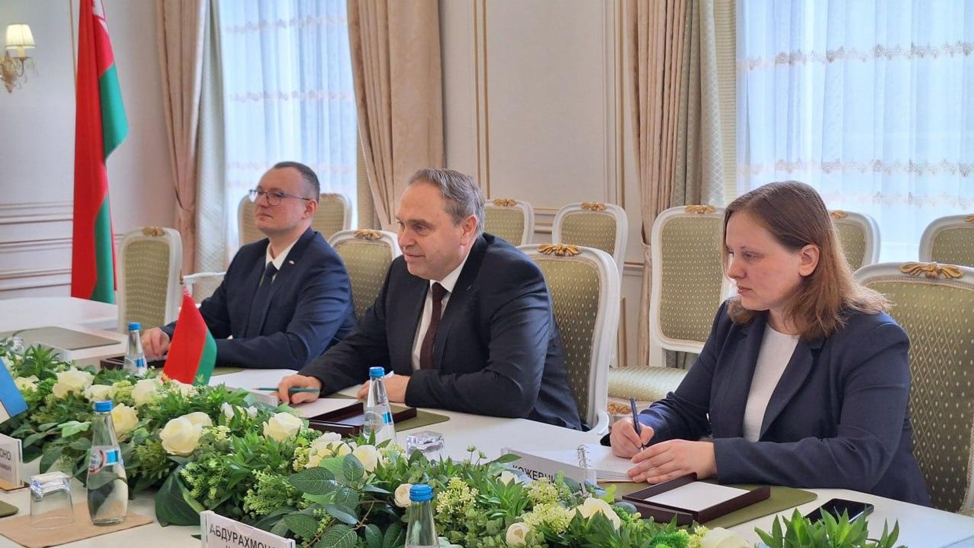 Встреча министра сельского хозяйства Узбекистана Иброхима Абдурахмонова и председателя Президиума Национальной академии наук Беларуси Владимира Каранника. Встреча министра сельского хозяйства Узбекистана Иброхима Абдурахмонова и председателя Президиума Национальной академии наук Беларуси Владимира Каранника. - Sputnik Узбекистан, 1920, 09.07.2026