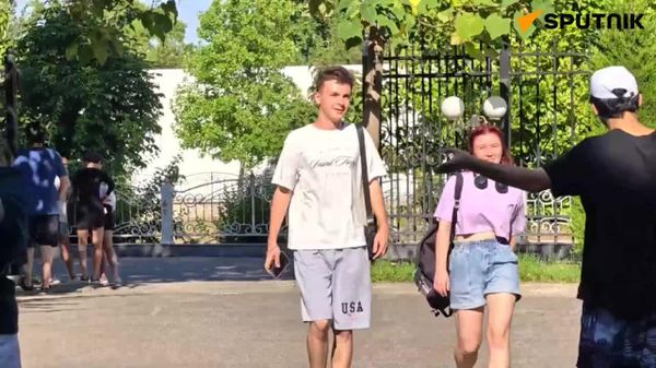 Сапы, живописный канал Анхор, новые знакомства и дикие утки — Русский дом в Ташкенте вновь организовал для студентов летний заплыв - Sputnik Узбекистан