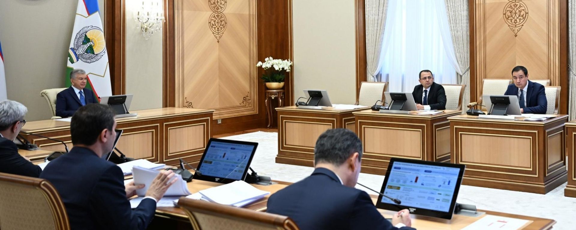 Shavkat Mirziyoyev oznakomilsya s prezentatsiyey predlojeniy po pensionnoy sisteme Shavkat Mirziyoyev oznakomilsya s prezentatsiyey predlojeniy po pensionnoy sisteme - Sputnik O‘zbekiston, 1920, 15.07.2026