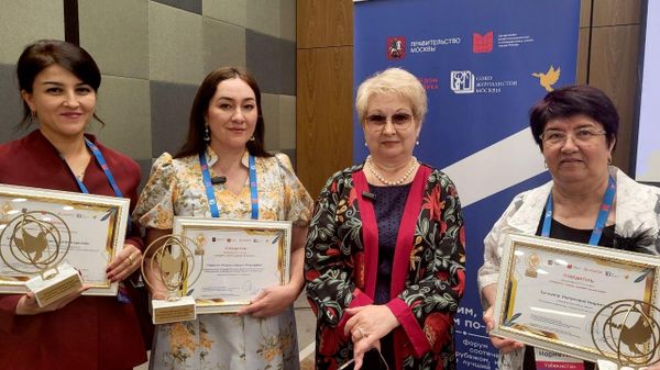 Трое учителей из Узбекистана стали победителями конкурса по русскому языку - Sputnik Ўзбекистон