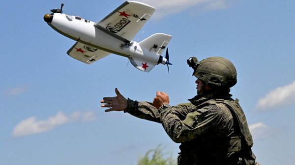 Боевая работа расчета БПЛА Сокол-И группировки войск Центр на Добропольском направлении СВО - Sputnik Узбекистан