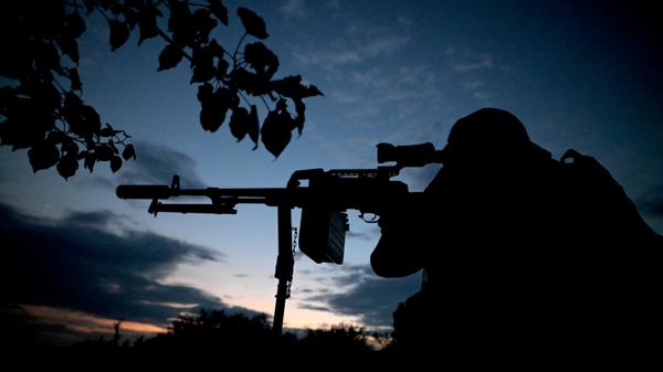 Boyevaya rabota mobilnoy ognevoy gruppi otrada Rus v LNR - Sputnik O‘zbekiston