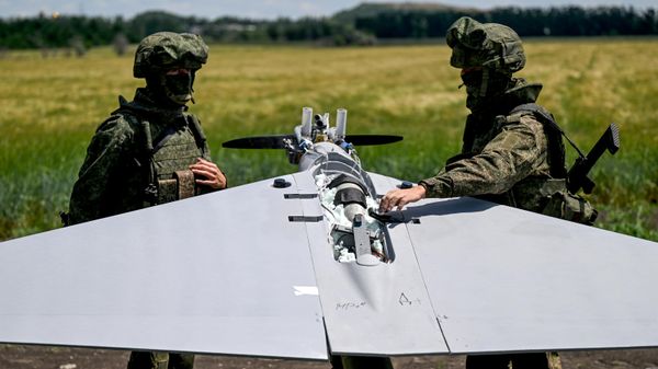 Боевая работа расчета БПЛА БМ-70 группировки войск Центр на Добропольском направлении СВО - Sputnik Узбекистан
