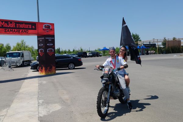 В Самарканде проходит автофестиваль с дрифт-шоу и выставкой ретроавтомобилей В Самарканде проходит автофестиваль с дрифт-шоу и выставкой ретроавтомобилей - Sputnik Ўзбекистон