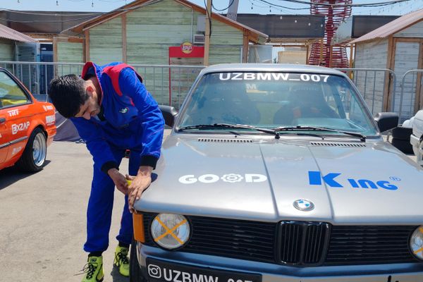 В Самарканде проходит автофестиваль с дрифт-шоу и выставкой ретроавтомобилей В Самарканде проходит автофестиваль с дрифт-шоу и выставкой ретроавтомобилей - Sputnik Ўзбекистон