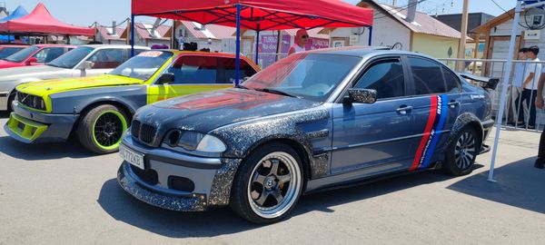 В Самарканде проходит автофестиваль с дрифт-шоу и выставкой ретроавтомобилей - Sputnik Узбекистан