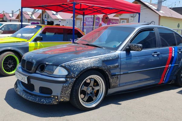 В Самарканде проходит автофестиваль с дрифт-шоу и выставкой ретроавтомобилей В Самарканде проходит автофестиваль с дрифт-шоу и выставкой ретроавтомобилей - Sputnik Ўзбекистон