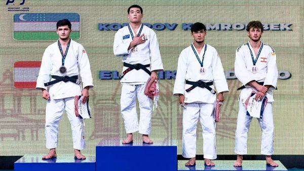 Спортсмены Узбекистана завоевали медали на чемпионатах Азии по дзюдо и плаванию - Sputnik Узбекистан