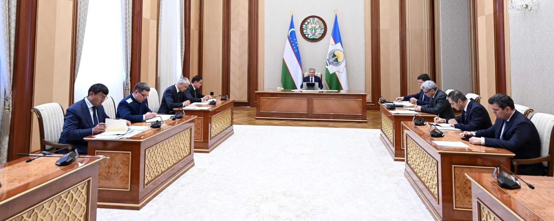 Президент Шавкат Мирзиёев ознакомился с презентацией по водоснабжению и канализации - Sputnik Ўзбекистон, 1920, 21.07.2026
