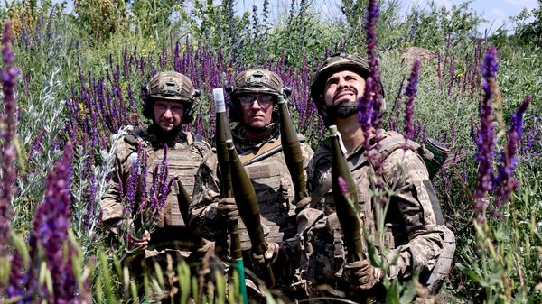 Украинские солдаты - Sputnik Ўзбекистон
