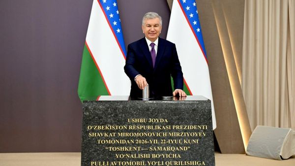 Шавкат Мирзиёев дал старт строительству новой автодороги Ташкент – Самарканд - Sputnik Узбекистан