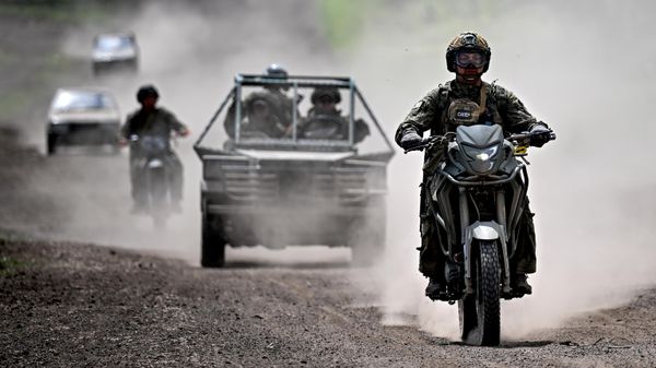 Boyevoe slajivanie 7-y otdelnoy motostrelkovoy brigadi gruppirovki voysk Yug v zone SVO - Sputnik O‘zbekiston