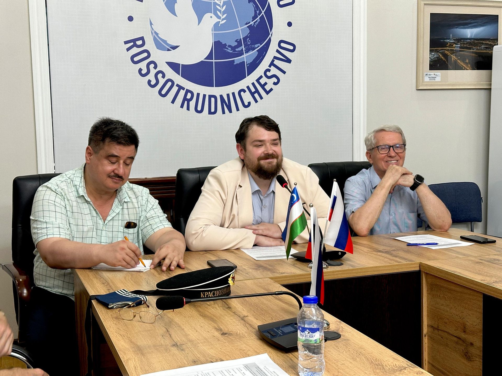 В Ташкенте прошел круглый стол, посвященный 330-летию военно-морского флота России В Ташкенте прошел круглый стол, посвященный 330-летию военно-морского флота России - Sputnik Узбекистан, 1920, 24.07.2026