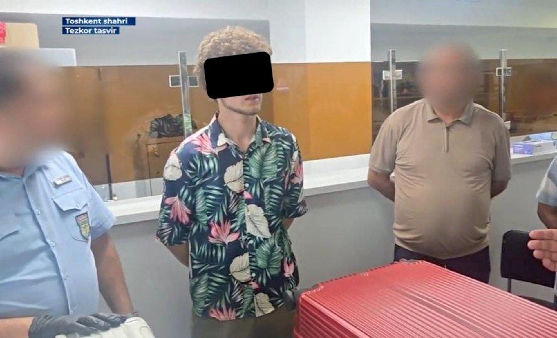 🟠 В аэропорту Ташкента изъяли 11,8 кг гашишного масла 🟠 В аэропорту Ташкента изъяли 11,8 кг гашишного масла - Sputnik Узбекистан, 1920, 26.07.2026