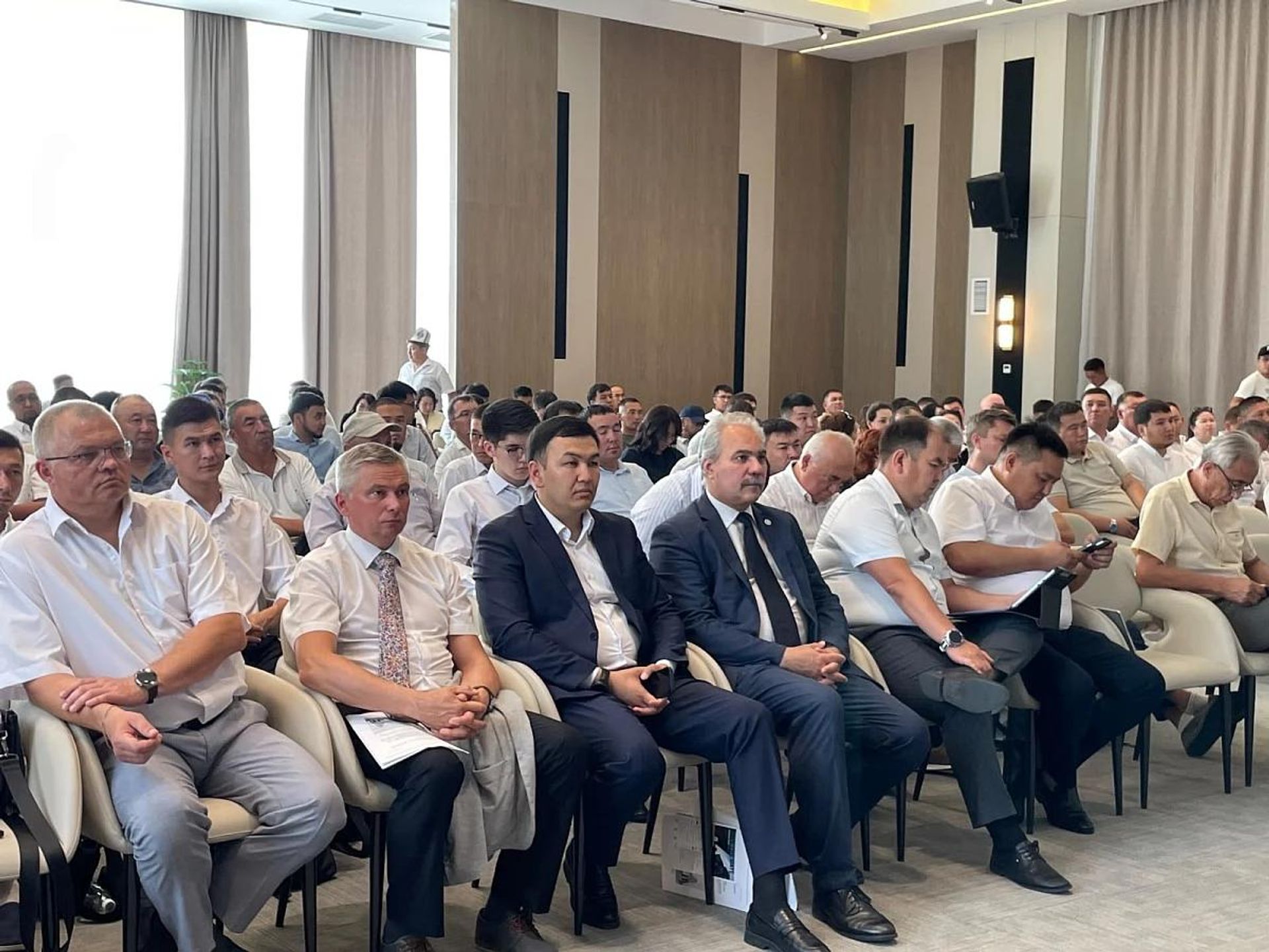 Узбекистан представил современные подходы к дорожному строительству в Кыргызстане - Sputnik Узбекистан, 1920, 28.07.2026