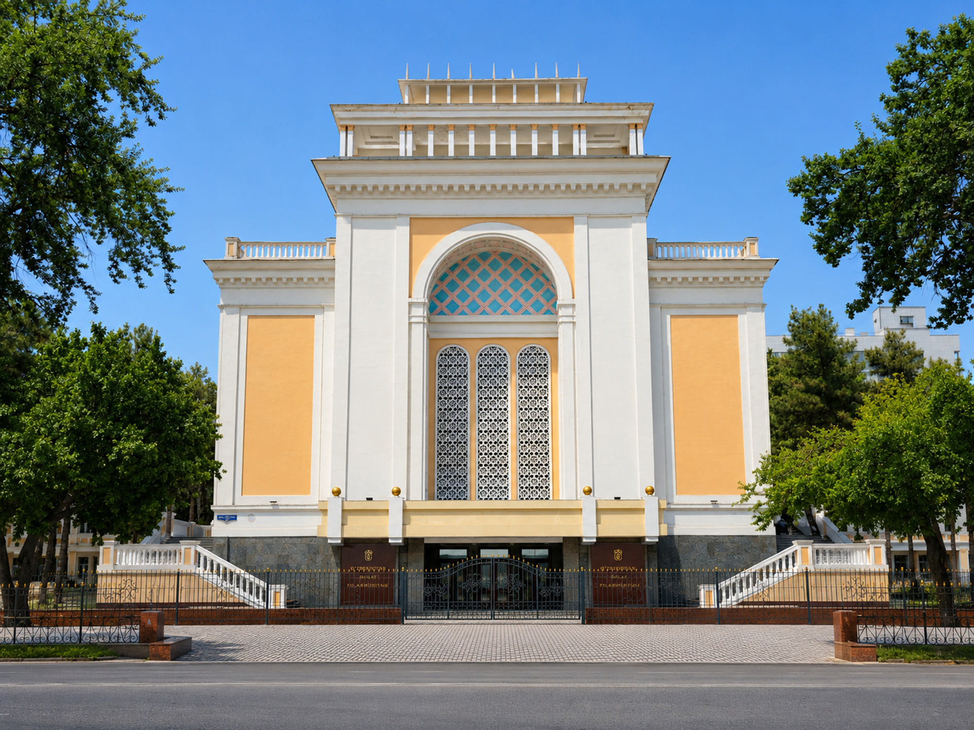 Темирйўлчилар маданият саройи 1938 йилда меъмор А. И. Павлов лойиҳаси асосида қурилган - Sputnik Ўзбекистон, 1920, 30.07.2026