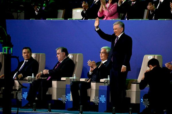 Шавкат Мирзиёев принял участие в церемонии открытия Игр будущего-2026 в Астане Шавкат Мирзиёев принял участие в церемонии открытия Игр будущего-2026 в Астане - Sputnik Узбекистан