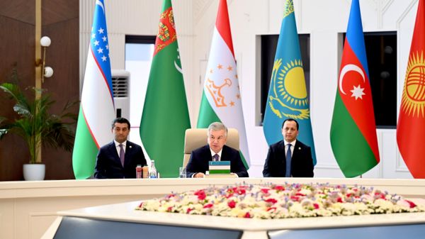 Шавкат Мирзиёев принял участие в неформальной встрече глав государств ЦА и Азербайджана в Чолпон-Ате.
 - Sputnik Узбекистан