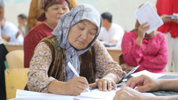 Кыргызстан и Узбекистан начали работу по передаче двух сел в состав КР - Sputnik Узбекистан